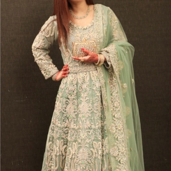 Dress - Picture 5 of 7